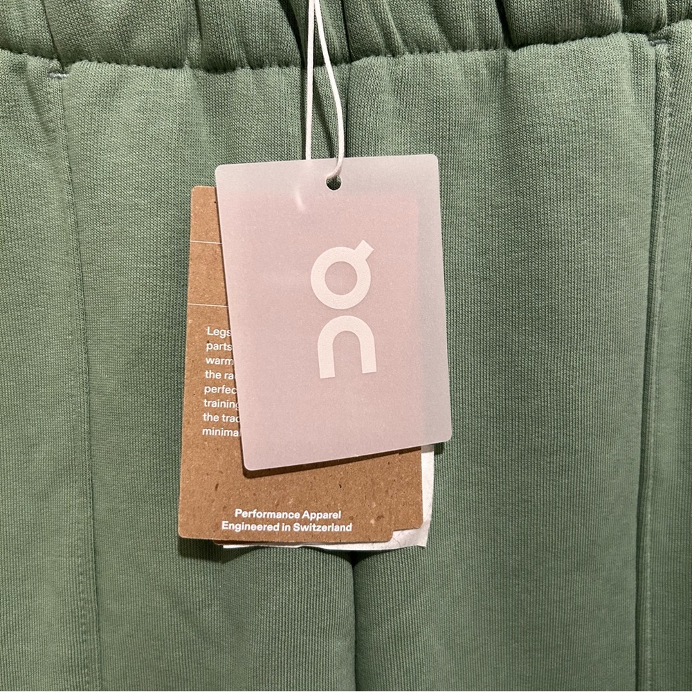 NWT On Cloud Women’s Club Pants Fern Size Small - Picture 2 of 5